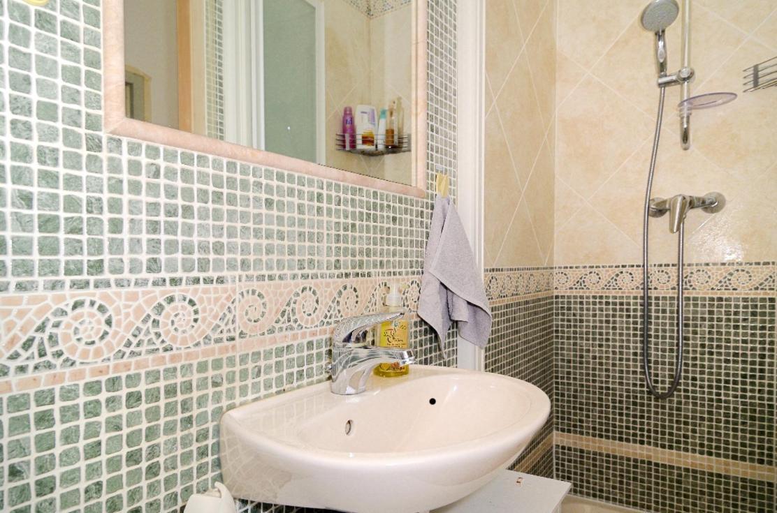 Domaine Du Castel Bed & Breakfast Aix-en-Provence Exterior photo